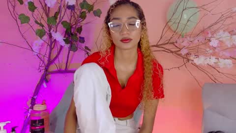 Snapshot of charlotte_love10 chatting on March 2026 12:22:01 PM CHARLOTTE online show from March 2026 12:22:01 PM