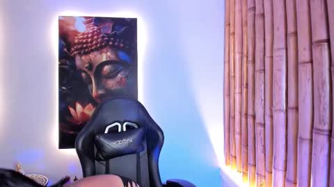 CHARLOTTE  online show from October 2025 07:45:02 PM