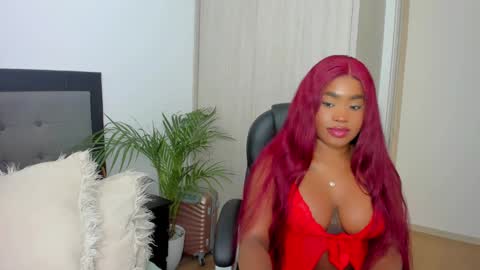 Snapshot of charlotte_tiller chatting on December 2024 07:15:02 PM Yuli online show from December 2024 07:15:02 PM