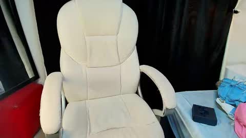 Snapshot of charlotte_walker1 chatting on September 2025 04:23:01 AM charlotte_walker1 online show from September 2025 04:23:01 AM