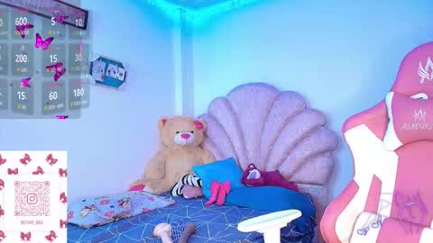 Snapshot of charlotte_walker1 chatting on January 2026 01:52:02 AM charlotte_walker1 online show from January 2026 01:52:02 AM