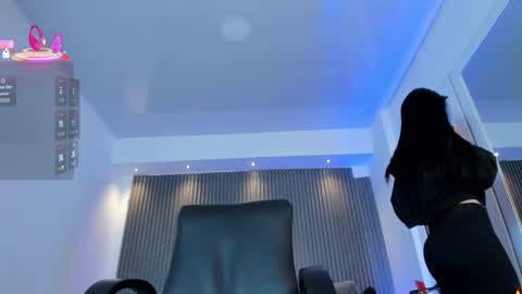 Snapshot of charlotte_whitee1 chatting on January 2026 11:23:02 AM Charlotte Everyday From 0700 to 1300 Col Time online show from January 2026 11:23:02 AM