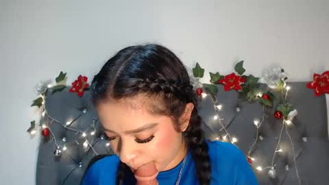 charlottee07 online show from December 2024 10:01:01 AM