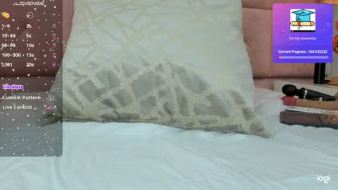 Snapshot of charlottee17 chatting on February 2025 12:57:02 PM ANDRE online show from February 2025 12:57:02 PM