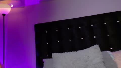 charlotterussel online show from December 2024 02:01:01 AM