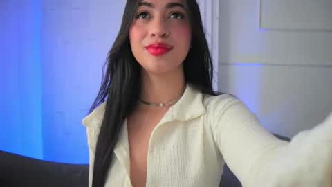 Lauren Rus online show from November 2025 12:49:01 PM