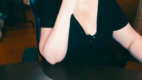 CharlotteXTasty online show from October 2025 11:01:01 AM