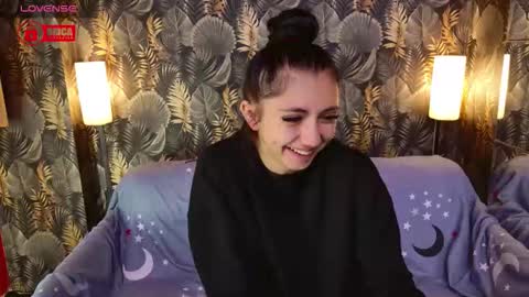 CharmingLIA online show from November 2025 04:51:01 PM