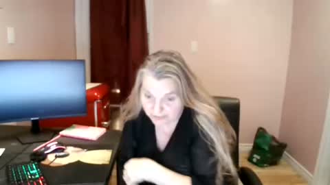 chealsiek online show from October 2025 12:15:02 AM