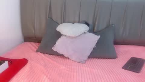 Snapshot of cheerlynn chatting on December 2024 03:24:02 PM Cherlyn online show from December 2024 03:24:02 PM