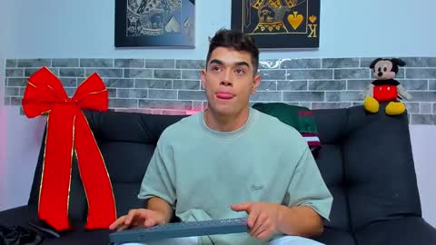 Snapshot of chepe_fit chatting on December 2024 12:11:01 AM chepe vause online show from December 2024 12:11:01 AM