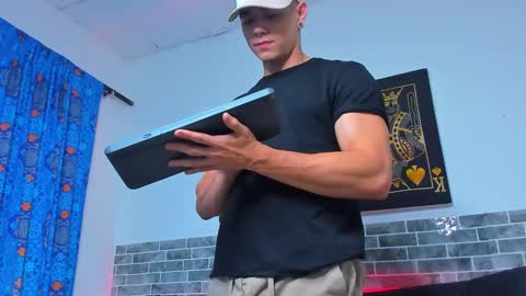 Snapshot of chepe_fit chatting on February 2025 04:27:01 AM chepe vause online show from February 2025 04:27:01 AM