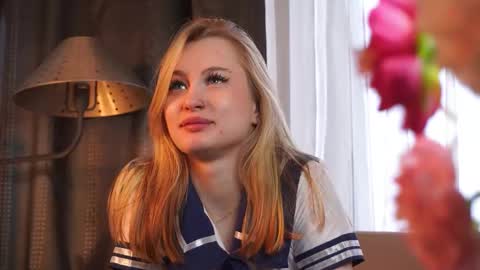 LorenLinda online show from September 2025 03:33:02 AM