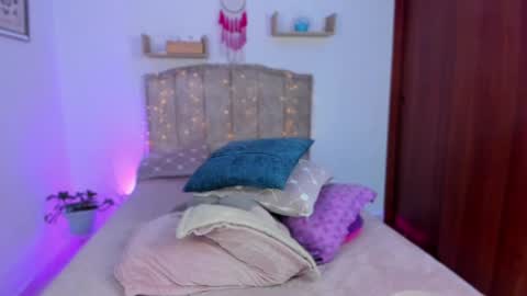 Snapshot of cherries_and_wine_ chatting on December 2024 07:16:01 PM cherries_and_wine_ online show from December 2024 07:16:01 PM