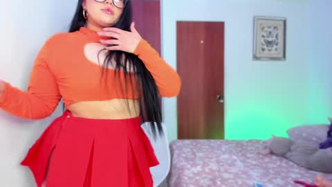 Snapshot of cherries_and_wine_ chatting on January 2025 08:01:01 PM cherries_and_wine_ online show from January 2025 08:01:01 PM