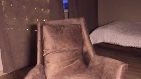 Snapshot of cherry_bomb19 chatting on December 2024 04:20:01 AM CherryBomb online show from December 2024 04:20:01 AM