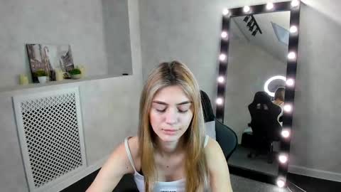 cherry_pr1ce online show from December 2024 04:23:02 AM