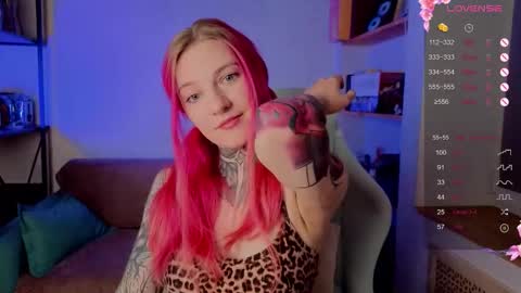 Roxy online show from October 2025 09:05:02 PM