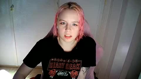 cherrybaby_0 online show from June 2026 09:03:02 PM