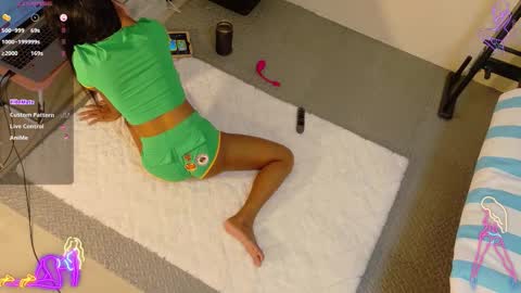 Snapshot of cherrycreme chatting on November 2025 02:06:01 AM Cherry online show from November 2025 02:06:01 AM