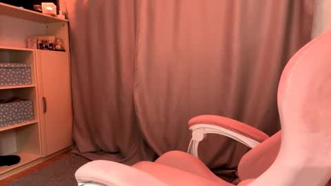 Evie online show from February 2026 02:43:02 PM