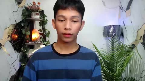 chick_renz online show from October 2025 04:38:02 PM