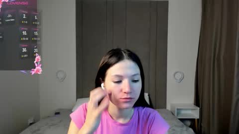 Cameron online show from November 2025 01:33:02 AM