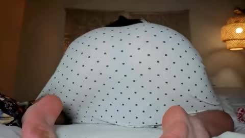 Snapshot of chillwithcamii chatting on May 2026 10:09:02 AM yoursensualparadise online show from May 2026 10:09:02 AM