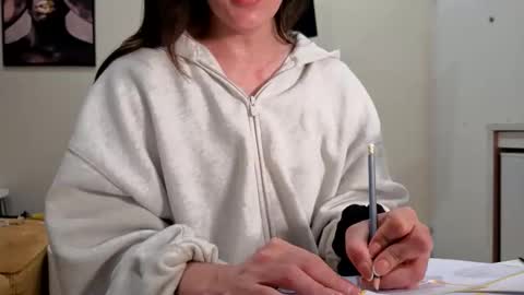 Snapshot of chillwithcamii chatting on May 2026 04:57:04 PM yoursensualparadise online show from May 2026 04:57:04 PM