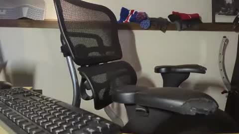 Snapshot of chitownburb chatting on January 2025 06:20:02 AM chitownburb online show from January 2025 06:20:02 AM