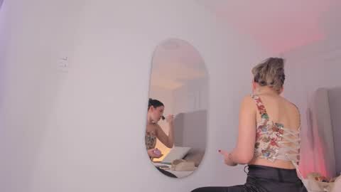 Chloe online show from November 2025 12:18:01 PM