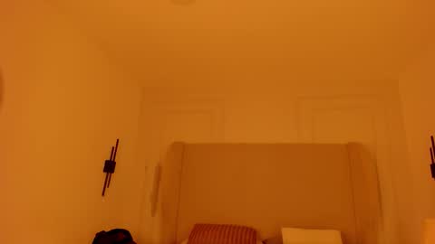 Chloe online show from December 2025 12:11:02 PM