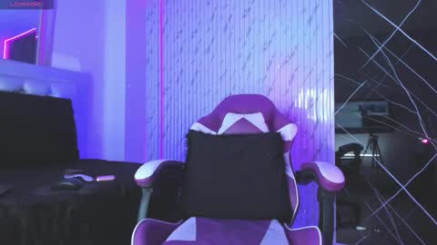 chloe_jacksonn online show from October 2025 11:59:01 PM