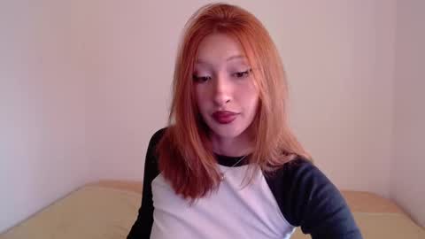Snapshot of chloe_snoww chatting on February 2025 10:20:02 PM cloes  online show from February 2025 10:20:02 PM