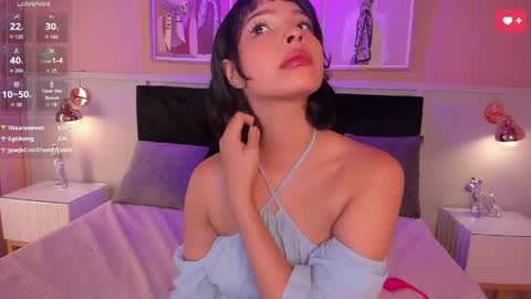 Snapshot of chloe_watson_ chatting on June 2026 08:33:02 PM online show from June 2026 08:33:02 PM