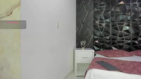 chloegils online show from December 2025 12:43:02 PM