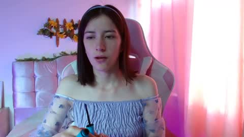 Chloe online show from February 2025 01:06:01 PM