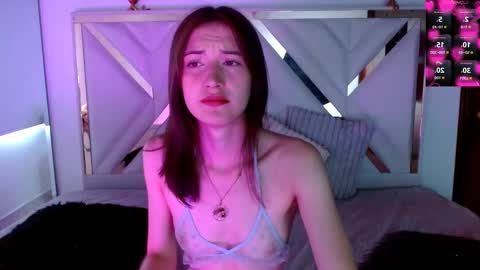 Chloe online show from September 2025 01:45:02 PM