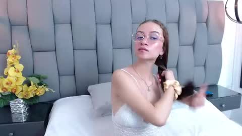 chloekey online show from February 2026 08:32:01 PM