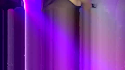 chloelopez_ online show from January 2025 01:00:02 AM