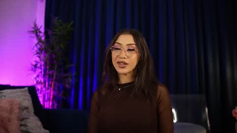 Snapshot of chloemin_ chatting on November 2025 05:29:01 AM chloemin_ online show from November 2025 05:29:01 AM