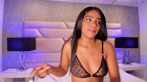 CHLOE  online show from September 2025 07:52:01 PM