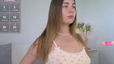 Snapshot of chloi_hes chatting on September 2025 11:01:01 AM chloi_hes online show from September 2025 11:01:01 AM