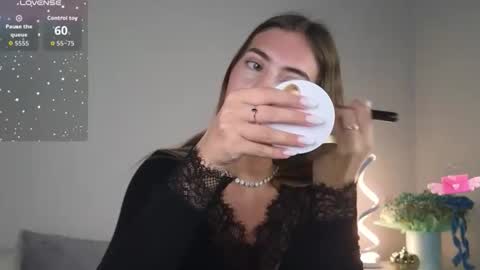 Snapshot of chloi_hes chatting on October 2025 11:09:01 AM chloi_hes online show from October 2025 11:09:01 AM