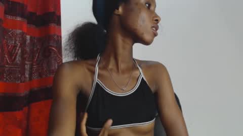 Snapshot of choco_petitqueen chatting on December 2024 09:46:01 AM choco_petitqueen online show from December 2024 09:46:01 AM