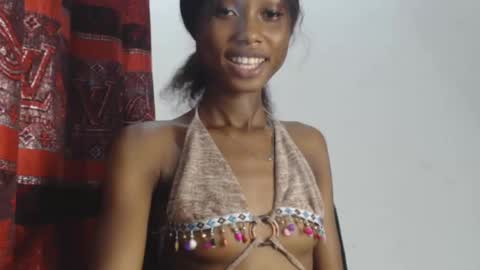 Snapshot of choco_petitqueen chatting on December 2024 07:24:02 AM choco_petitqueen online show from December 2024 07:24:02 AM