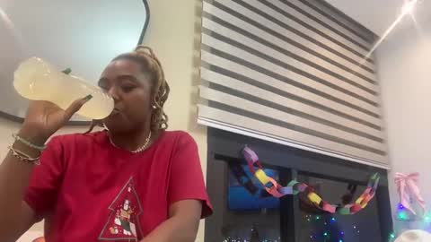 ChocolateCakeQueen online show from December 2024 04:19:02 AM