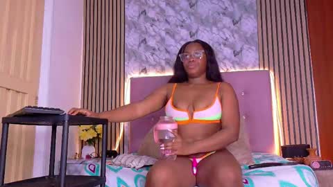 Snapshot of chocoo_dessert chatting on May 2026 04:41:02 AM online show from May 2026 04:41:02 AM