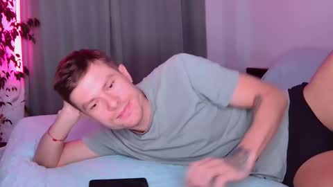 chris_love47 online show from November 2025 05:44:01 PM