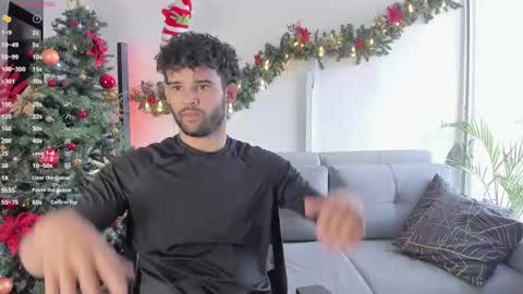 Im Chirs IM MODEL INDEPENDT online show from December 2024 04:38:01 PM